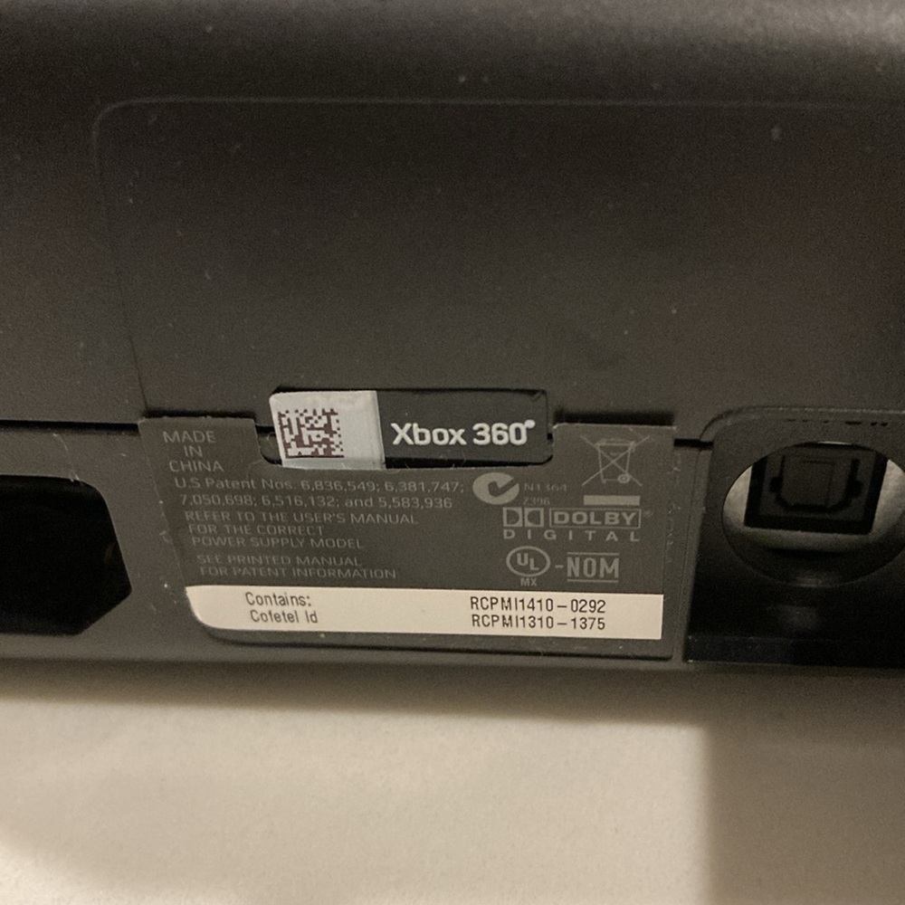 XBox 360 - Picture 2 of 4